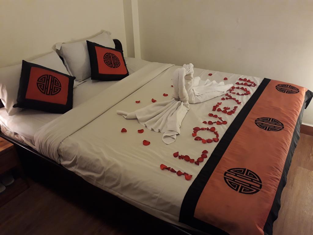 Pink Tulip Hotel Хошимін Екстер'єр фото